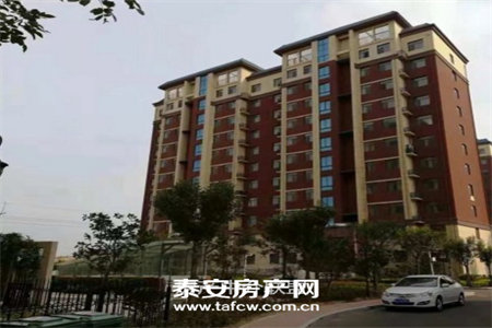 出售化工二大集商品房一套，上下两层各54平共108平简装水电